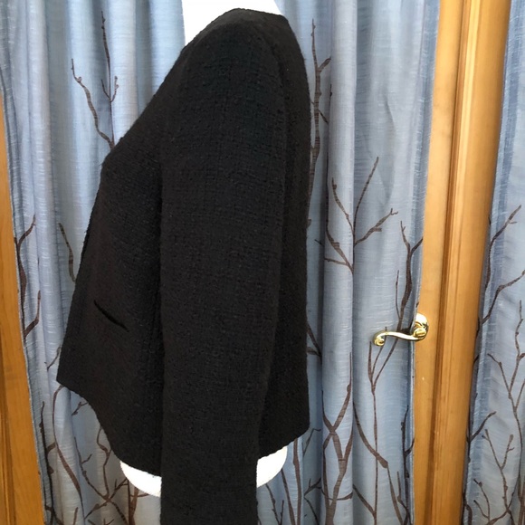 Vince Size 10 cropped Boucle Jacket in black. - Picture 6 of 8